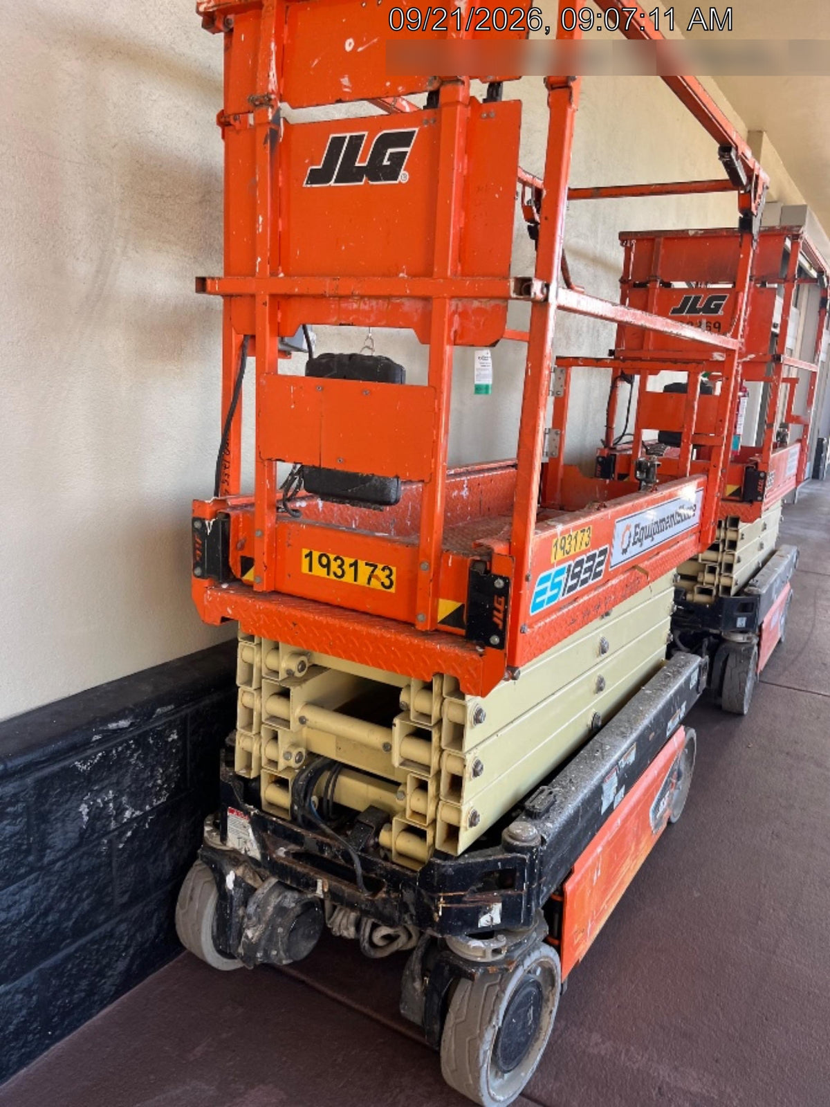 2021 JLG ES1932