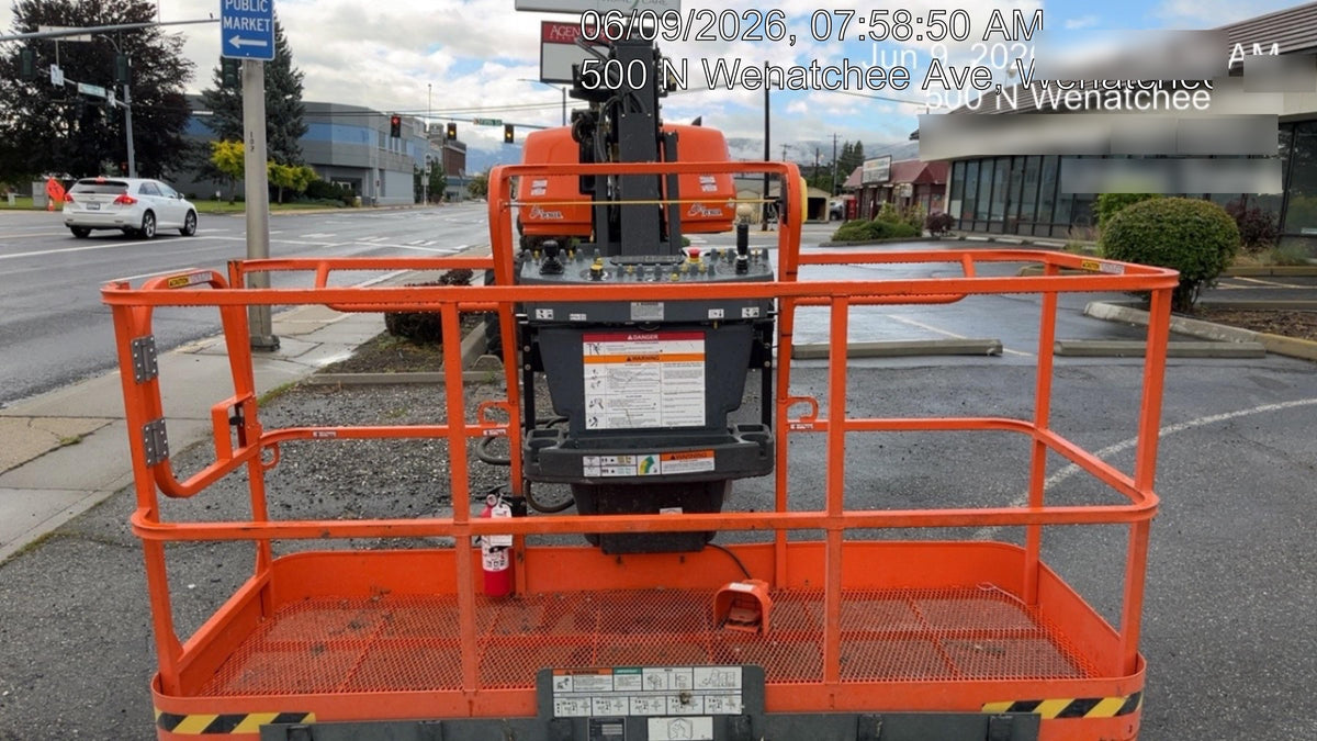 2025 JLG 660SJ