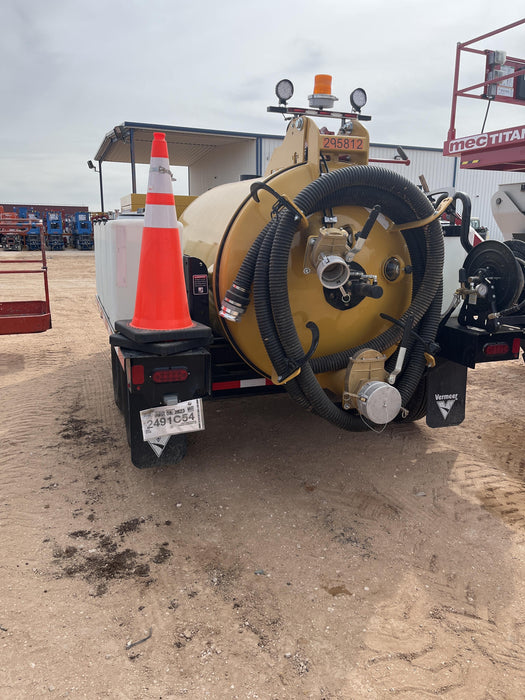 2023 Vac-Tron LP573XDT T4 Koehler Diesel Engine, 500 Gallon Debris Tank, x2 100 Gallon Water Tanks
