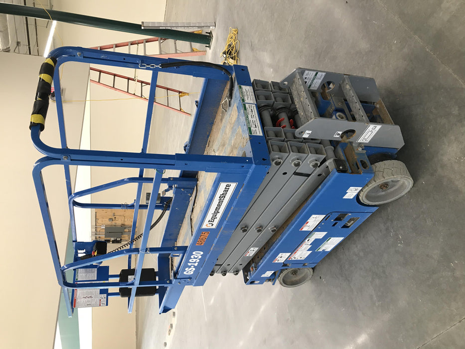 2019 Genie GS-1930 Fixed Rails with Chain Entry