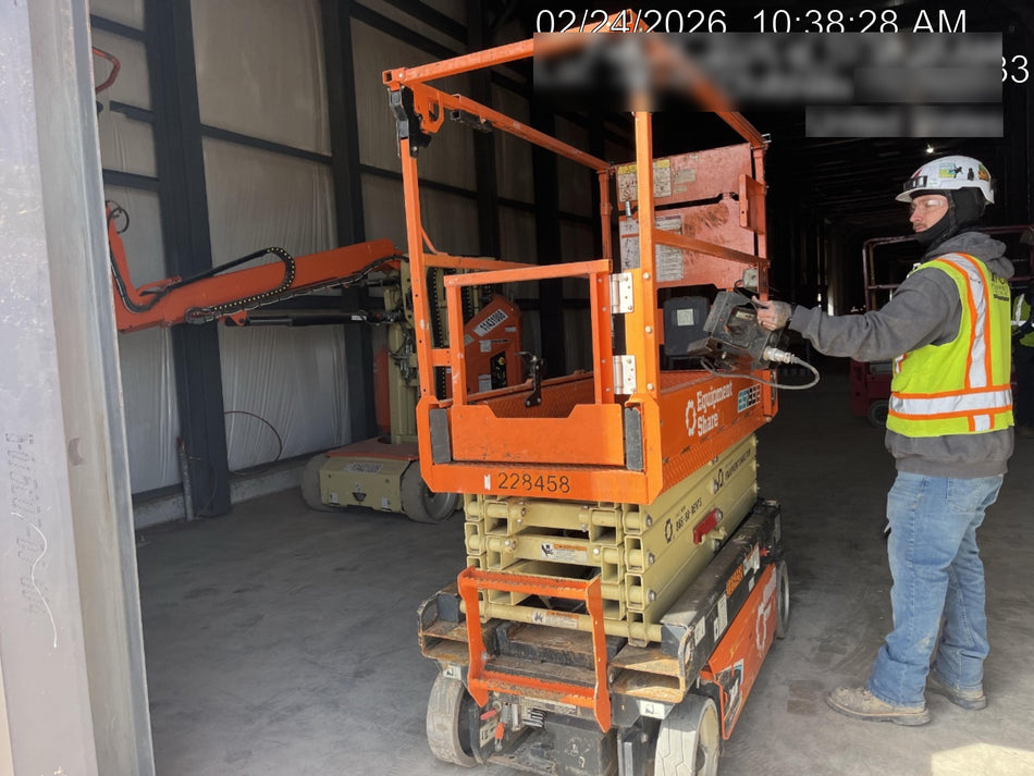 2022 JLG ES1932
