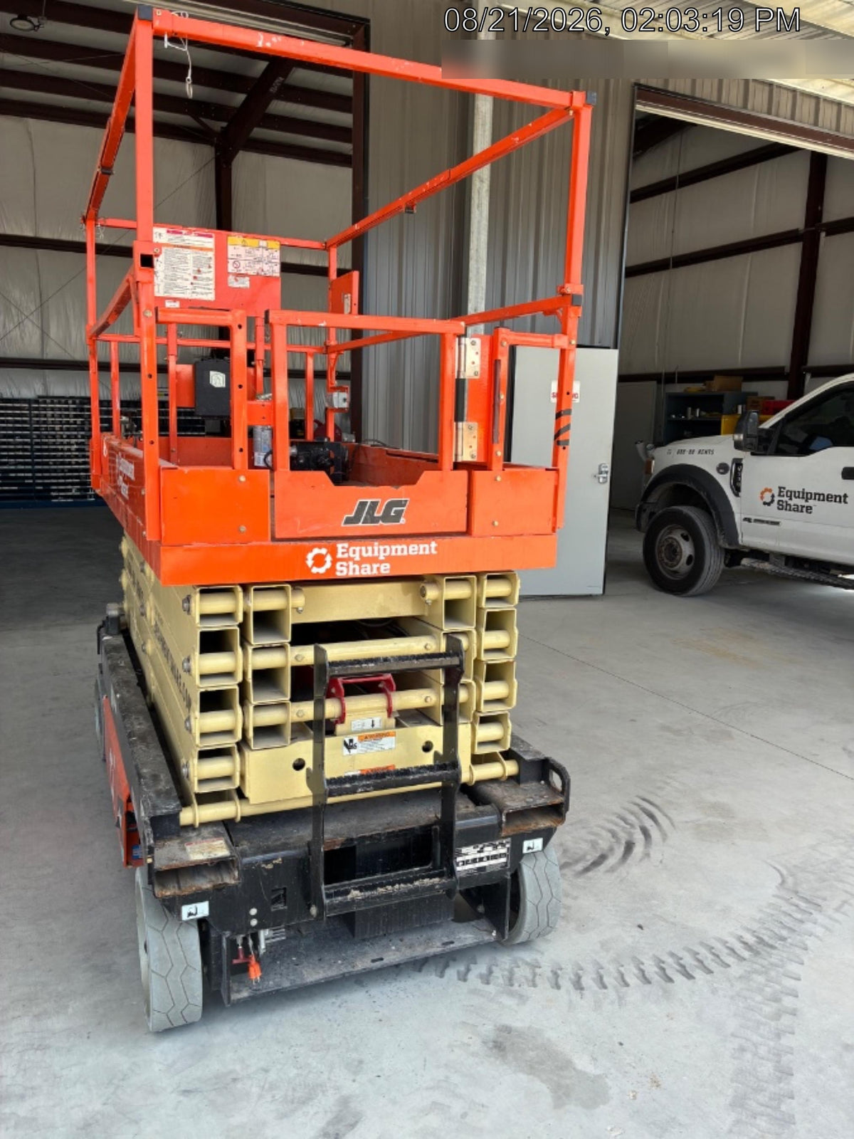 2025 JLG ES3246