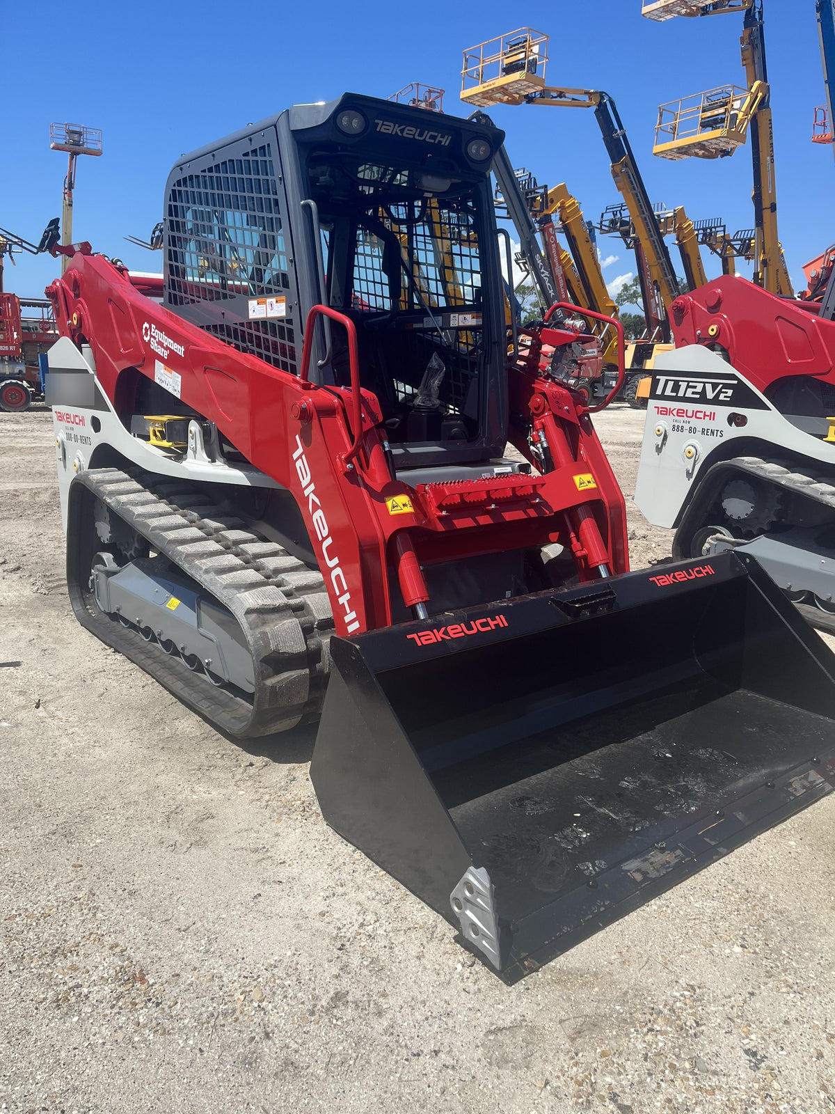 2025 TAKEUCHI TL12V2-CR