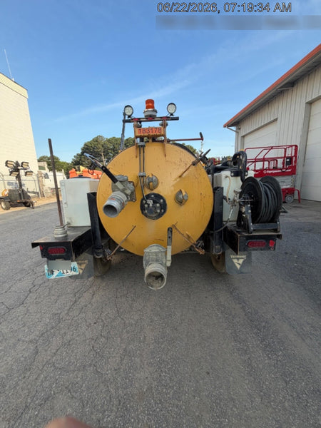 2021 Vac-Tron LP573XDT T4 Koehler Diesel Engine, 500 Gallon Debris Tank, x2 100 Gallon Water Tanks
