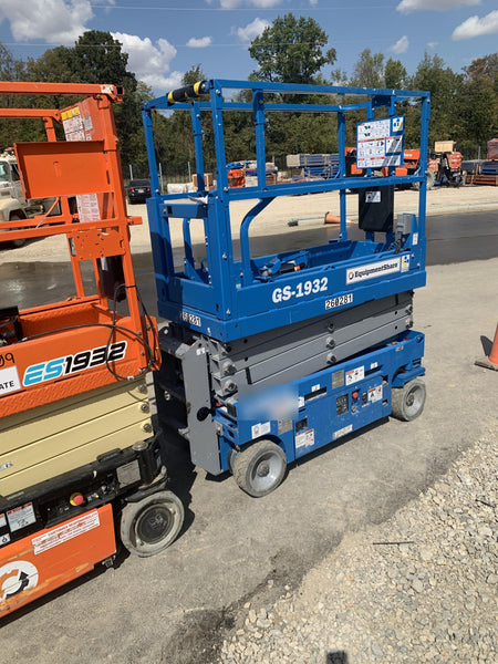 2021 JLG ES1932