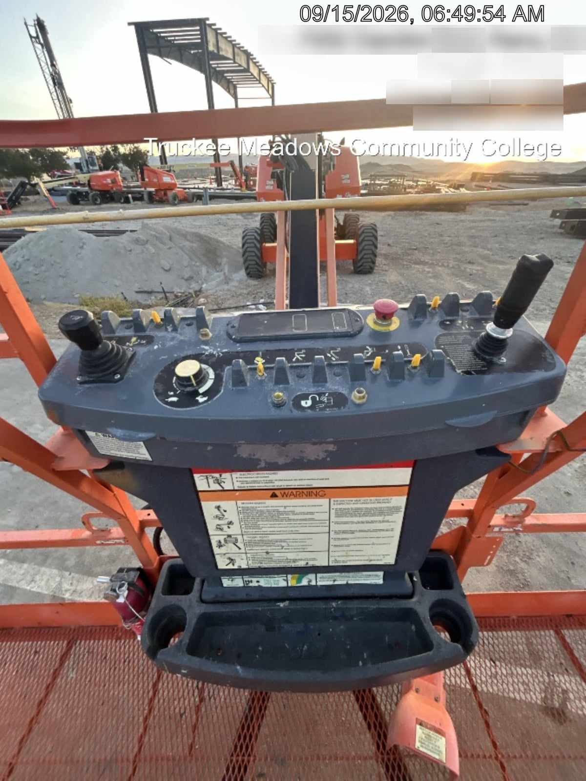 2022 JLG 660SJ