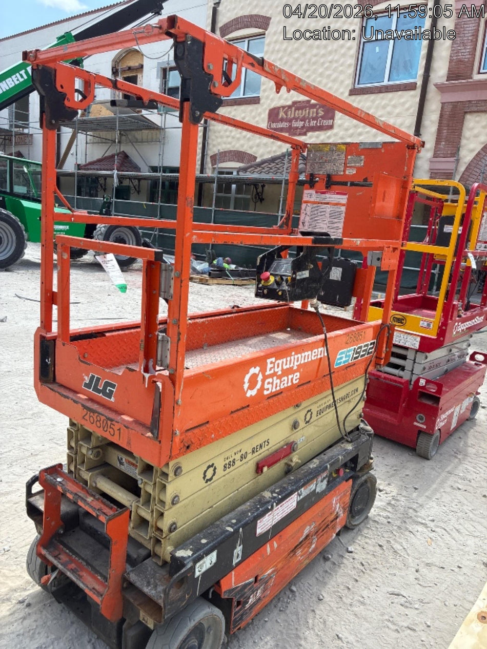 2022 JLG ES1932