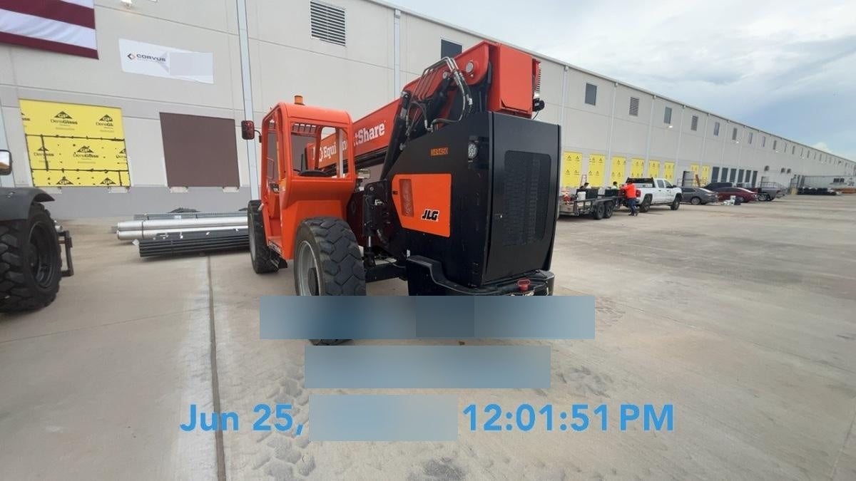 2023 SKYTRAK 8042