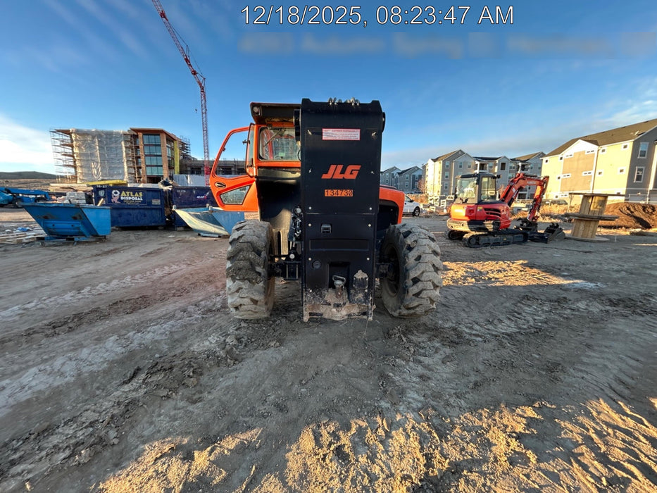 2021 JLG 1075