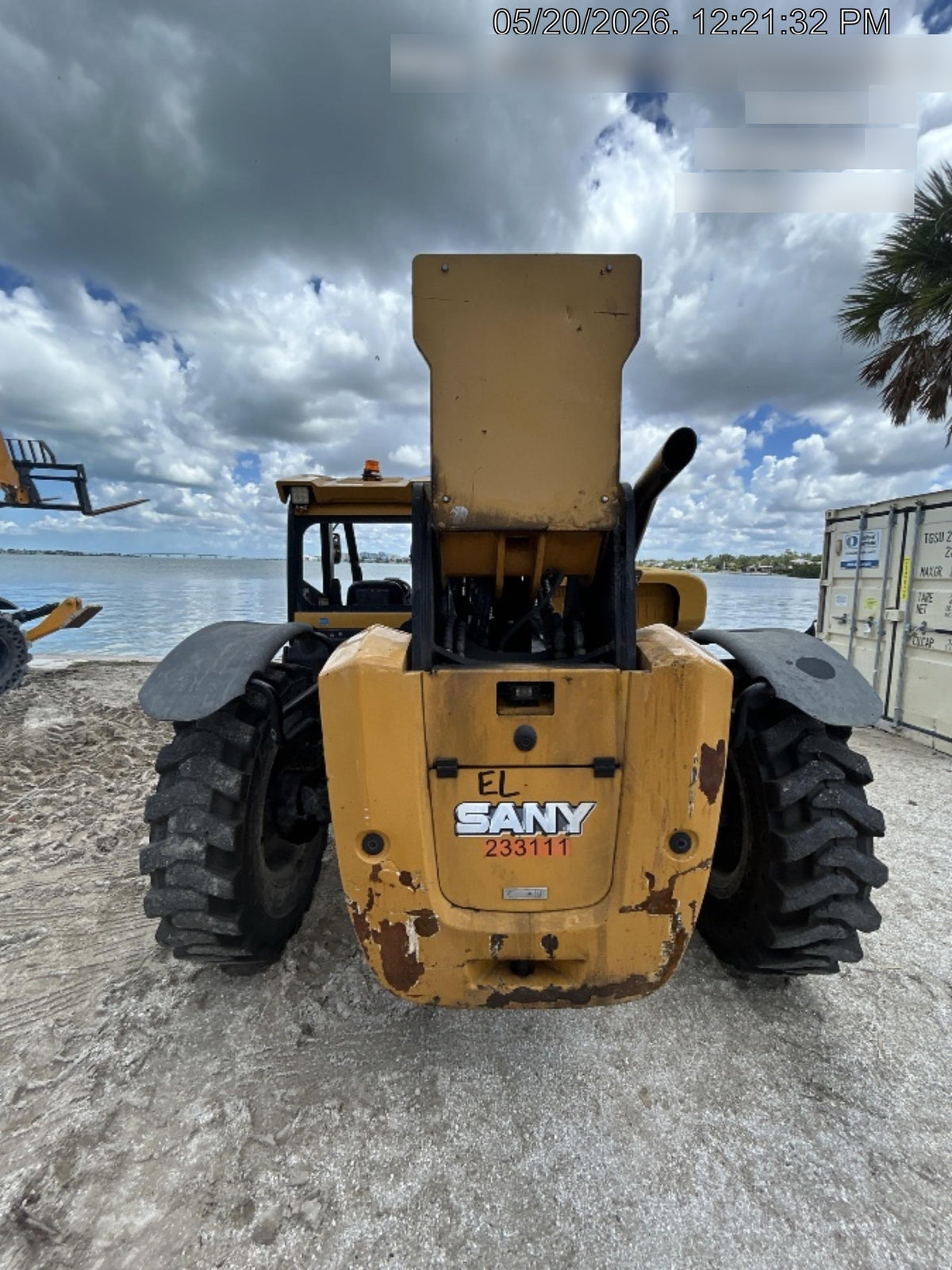 2022 SANY STH1056