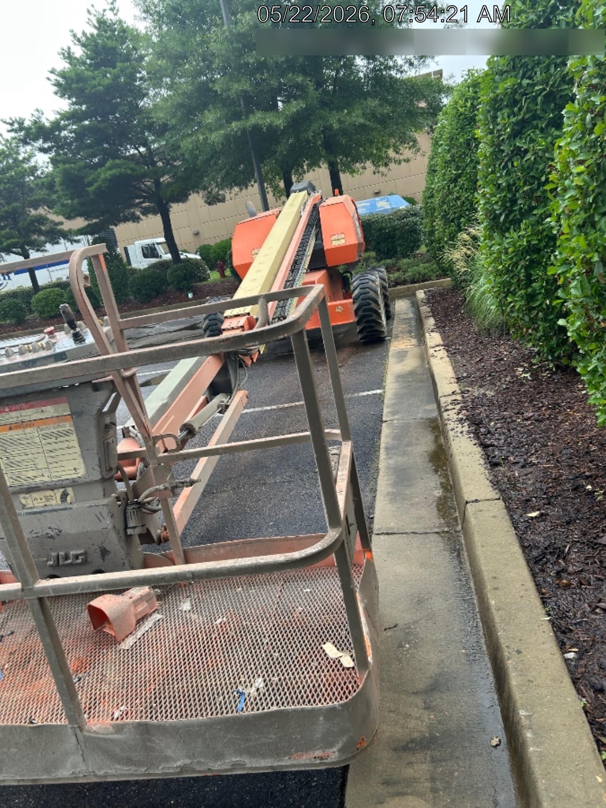 2017 JLG 660SJ