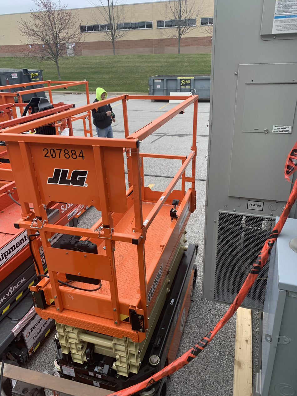 2022 JLG R1932