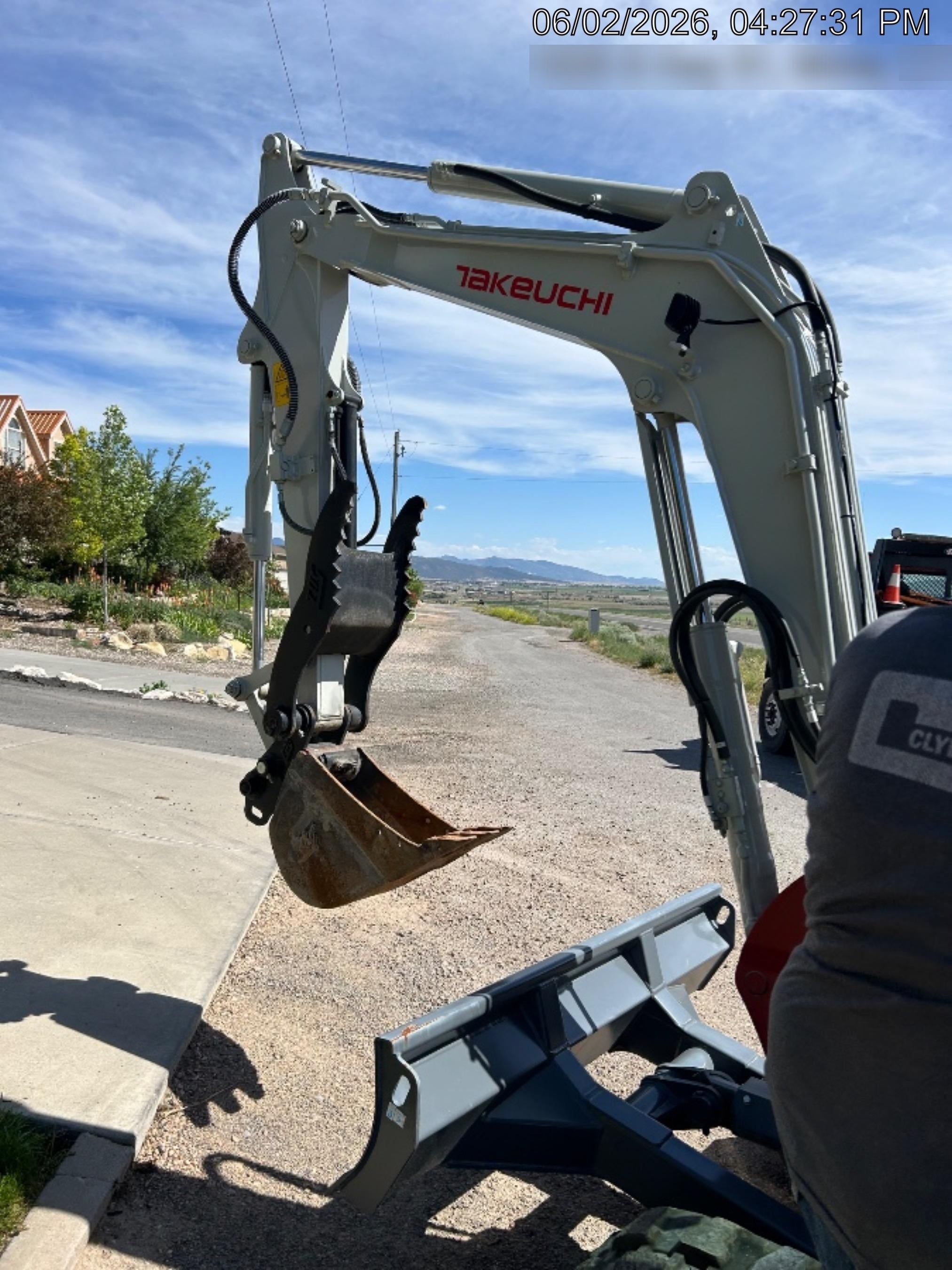 2023 TAKEUCHI TB250-2C