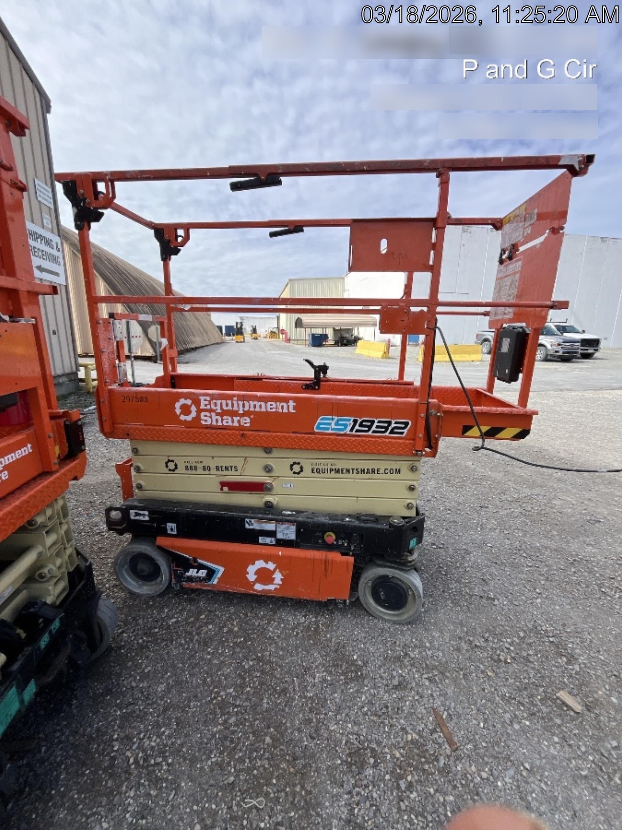 2023 JLG ES1932