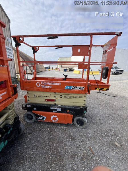 2023 JLG ES1932