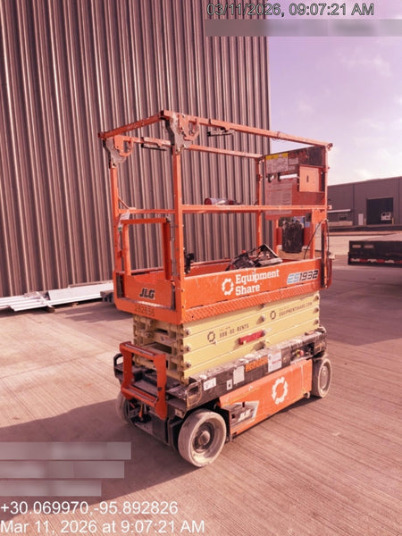2022 JLG ES1932
