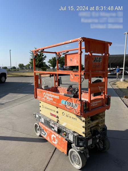 2022 JLG ES1932