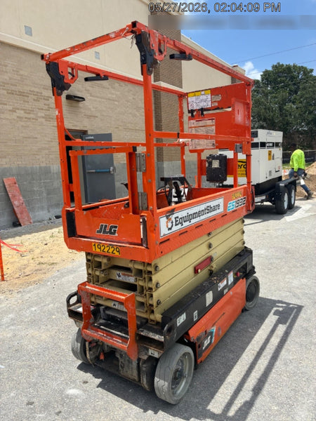 2021 JLG ES1932