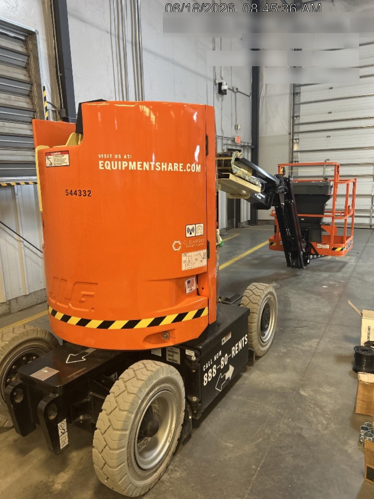 2025 JLG E300AJP