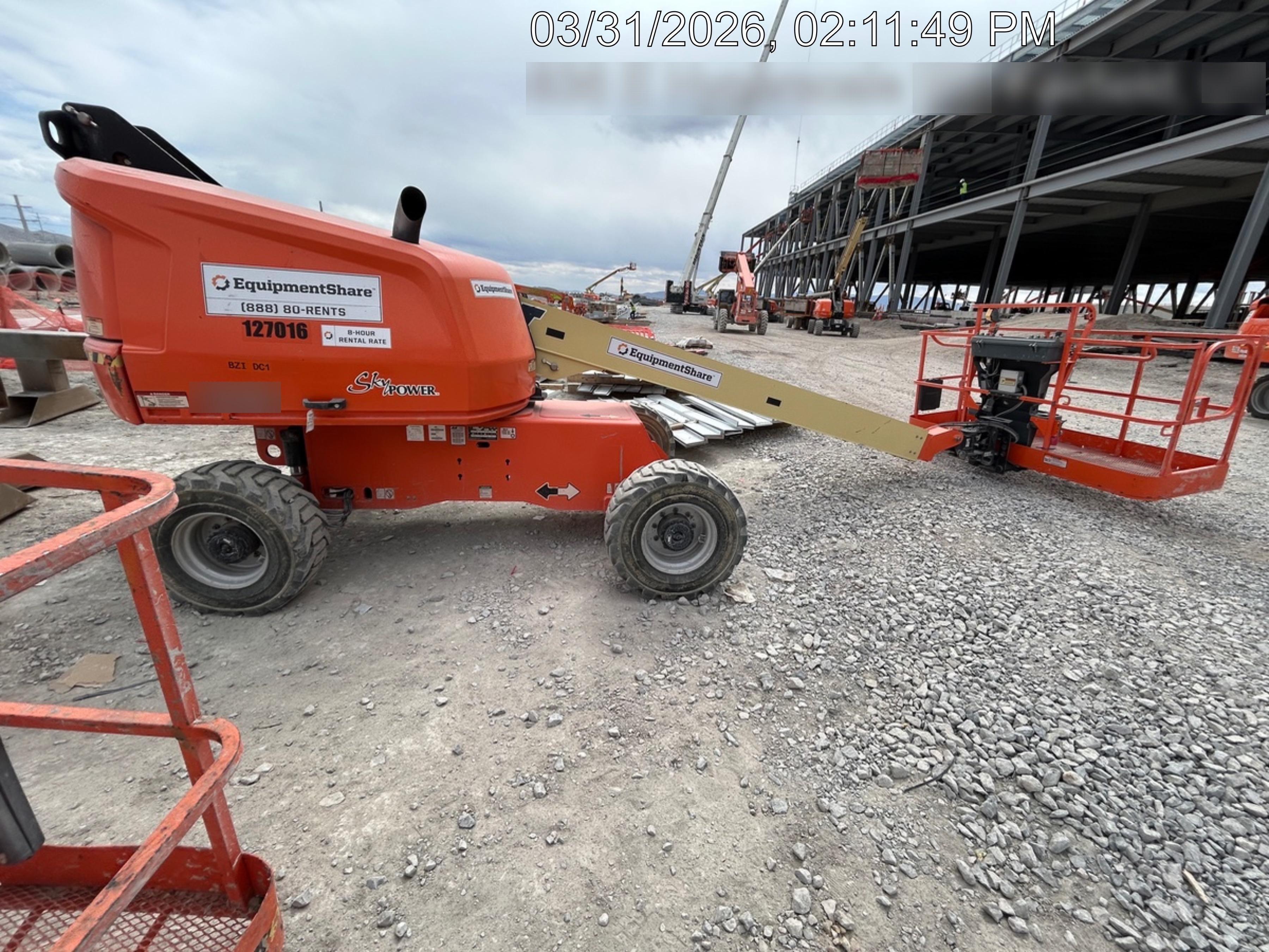 2021 JLG 400S