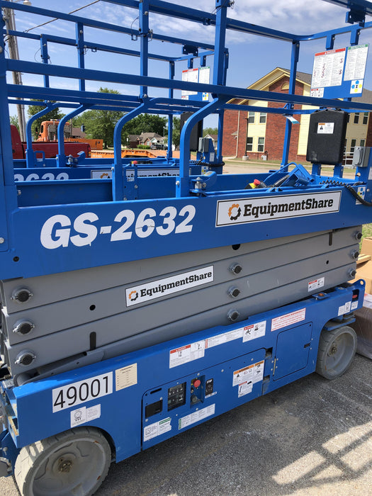 2019 Genie GS-2632 Folding rails with half height swing gate