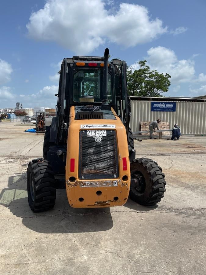 2022 CASE 588H