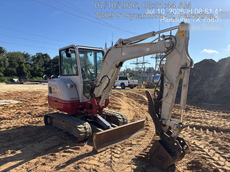 2022 TAKEUCHI TB235-2CR