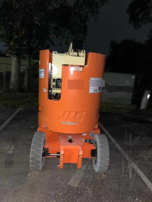 2019 JLG E300AJP