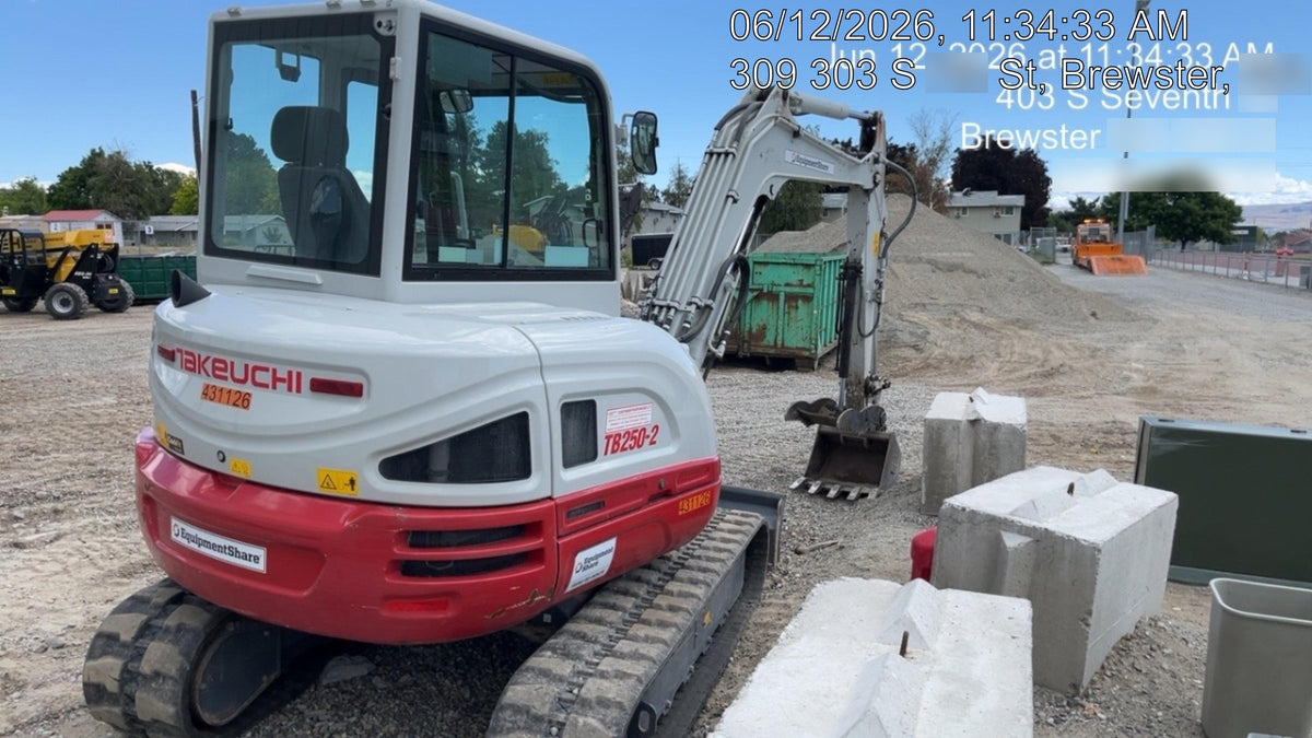 2024 TAKEUCHI TB250-2CR