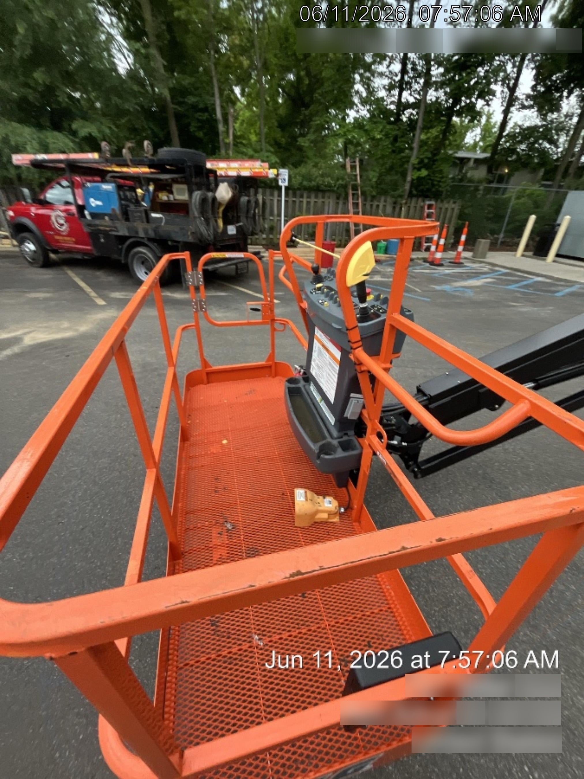 2025 JLG 660SJ