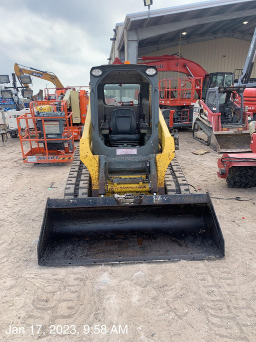 Wacker Neuson ST31 Open Canopy, 2 Speed, Bucket Leveling, Selectable EH Controls, Variable speed fan, Cyclonic precleaner w/75" bucket w/smooth BOE, Pallet forks