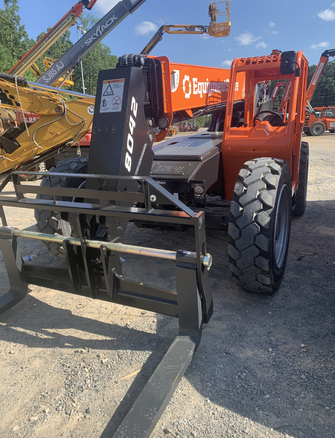2023 SKYTRAK 8042