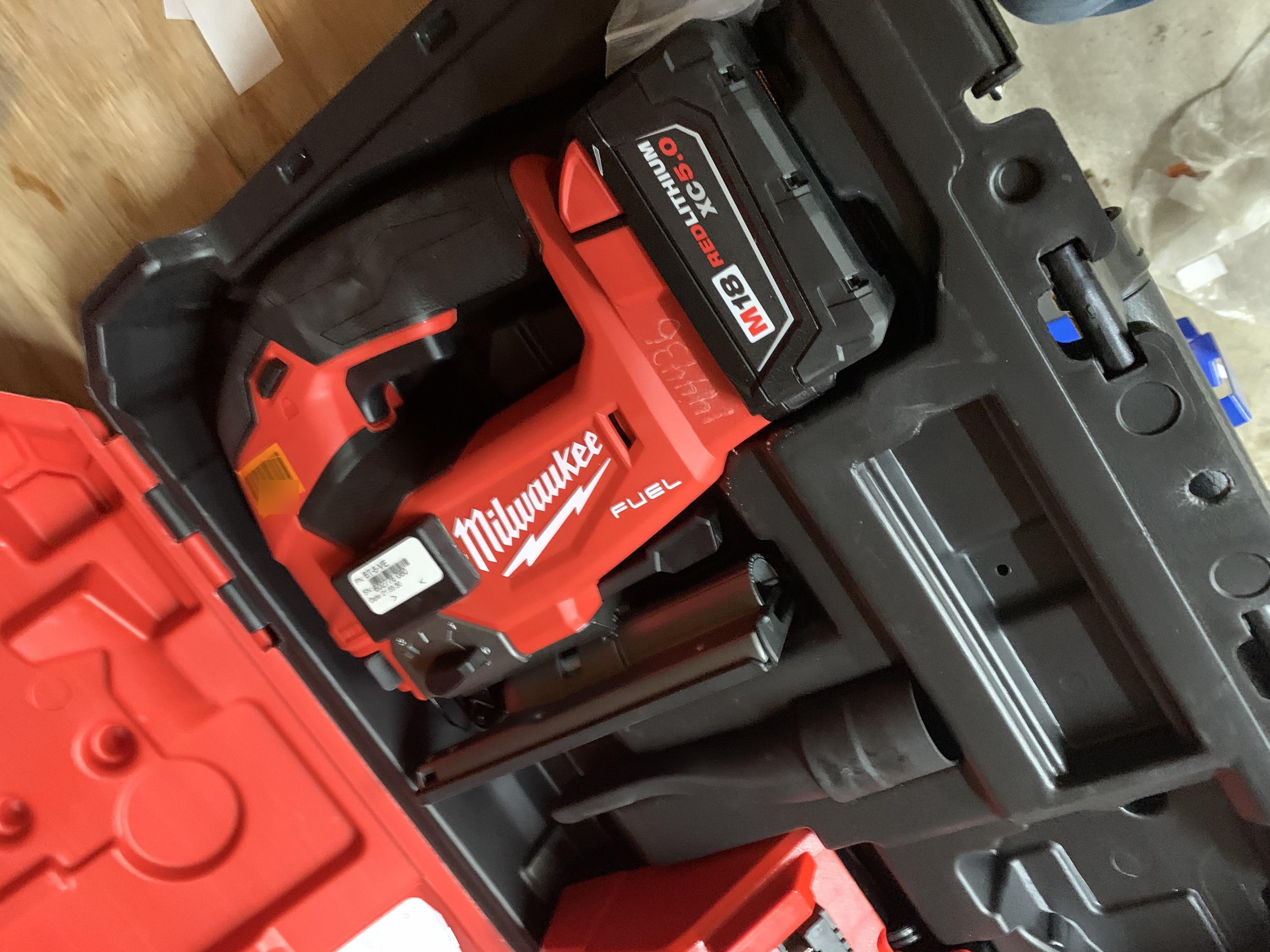 2021 MILWAUKEE 2737-21