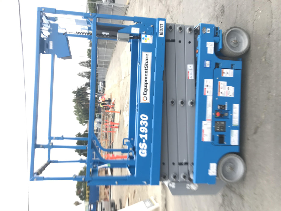 2020 Genie GS-1930 Solid Non Marking Tires, Beacon, Folding rails with half height swing gate, 800W Inverter