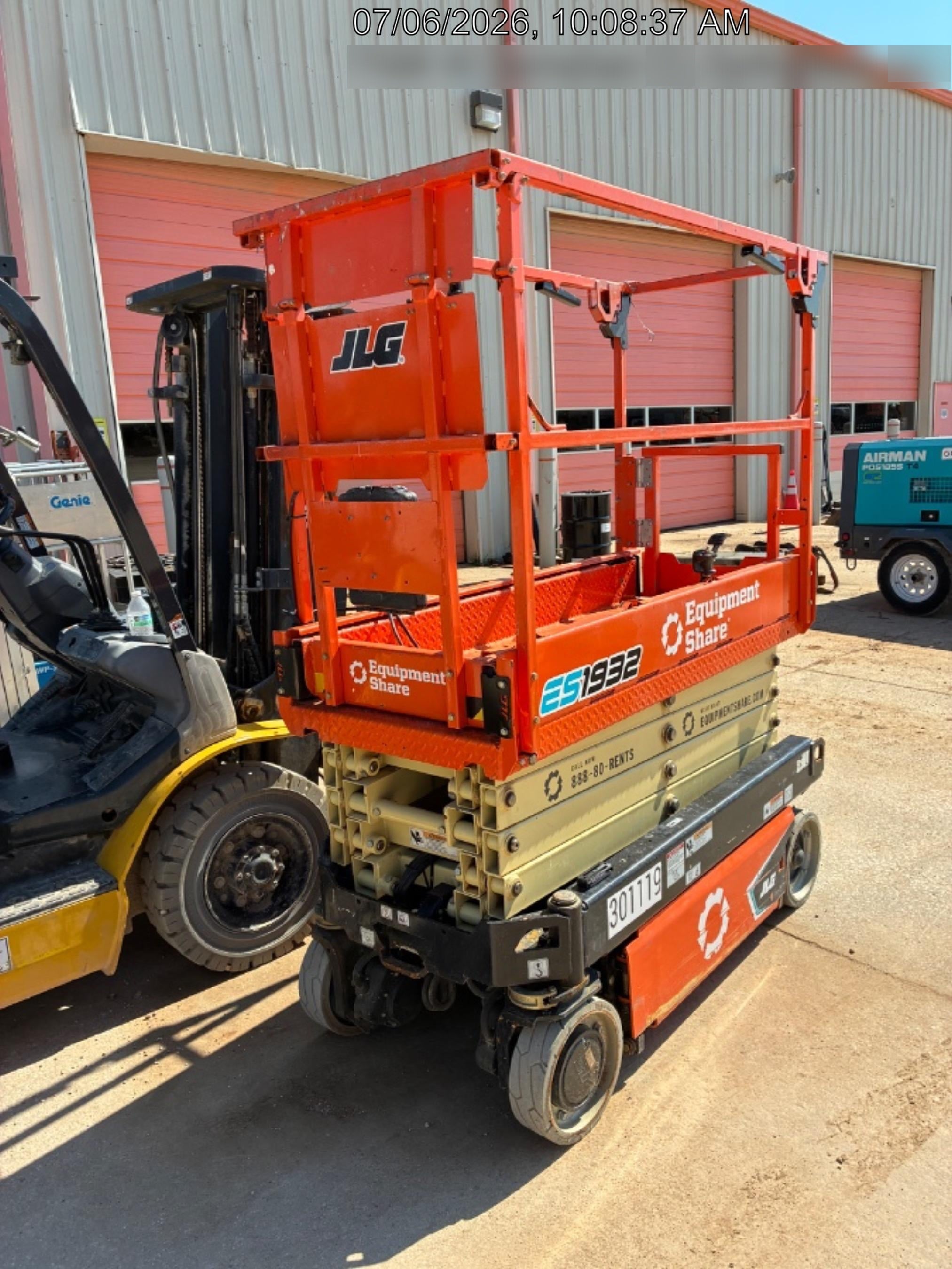 2023 JLG ES1932
