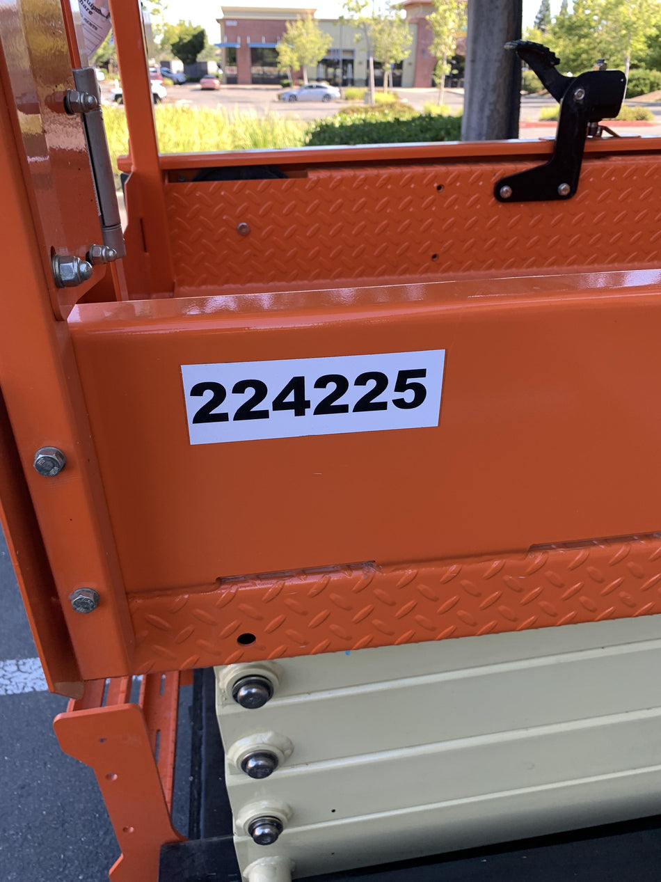 2022 JLG ES1932