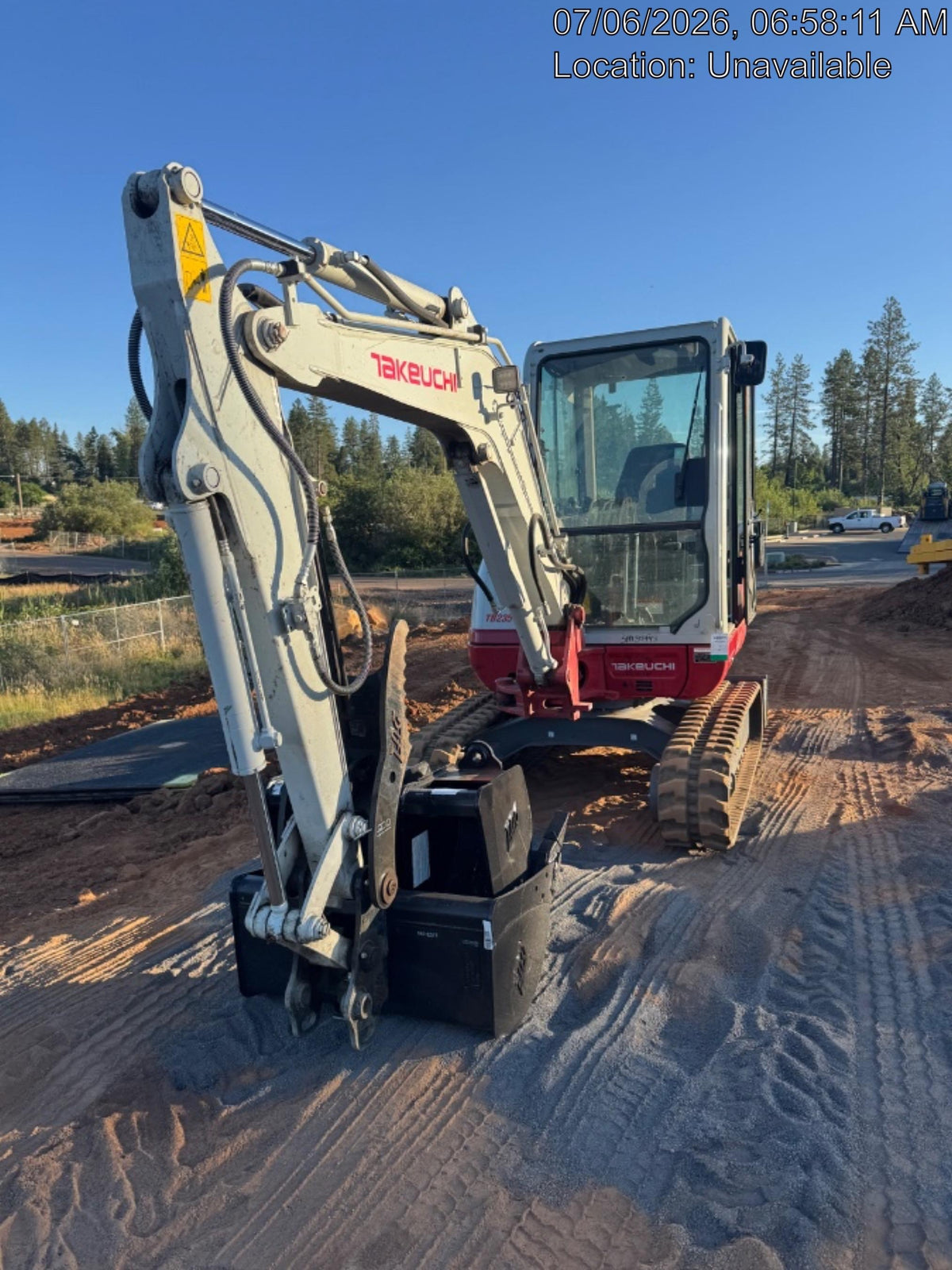 2025 TAKEUCHI TB235-2CR