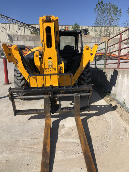 2019 JCB 510-56 Canopy, 74 HP, Solid Tires, STD Worklight, Beacon, Aux Hydraulics, Lifting Eye, Back up Alarm w/66" Carriage/60" Forks