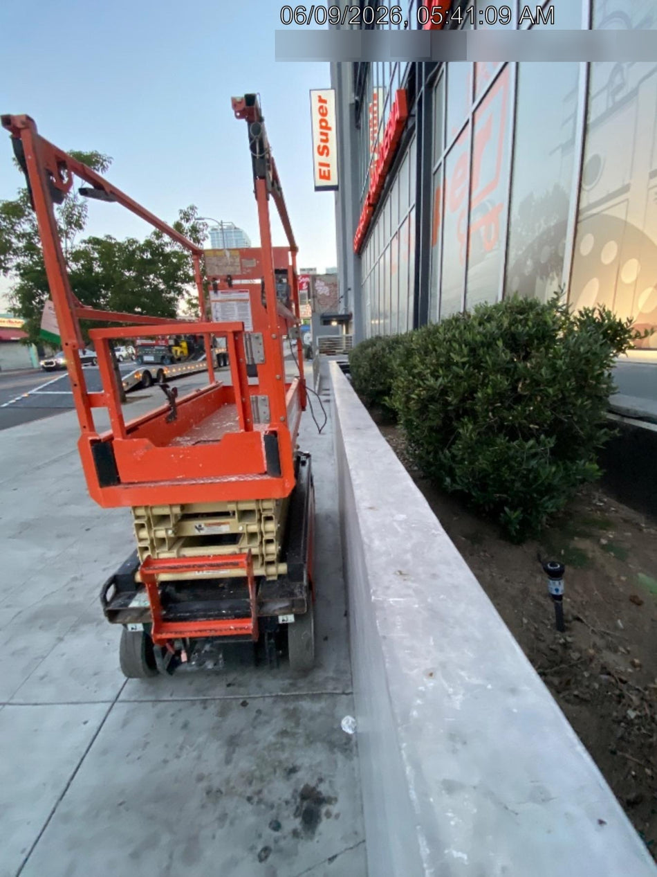 2022 JLG ES1932
