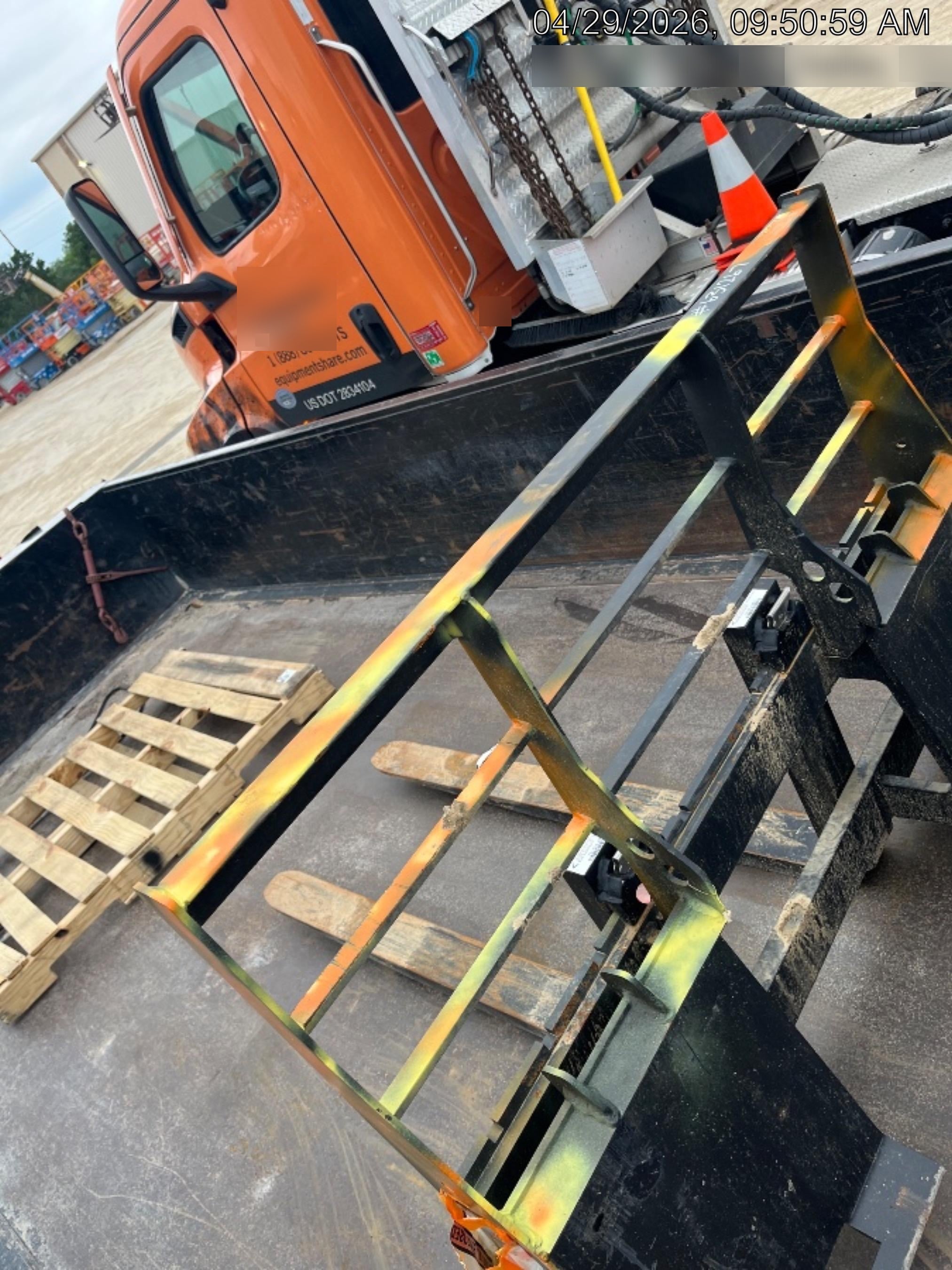 2025 ARROW MATERIAL HANDLING 48" Pallet Forks - Arrow