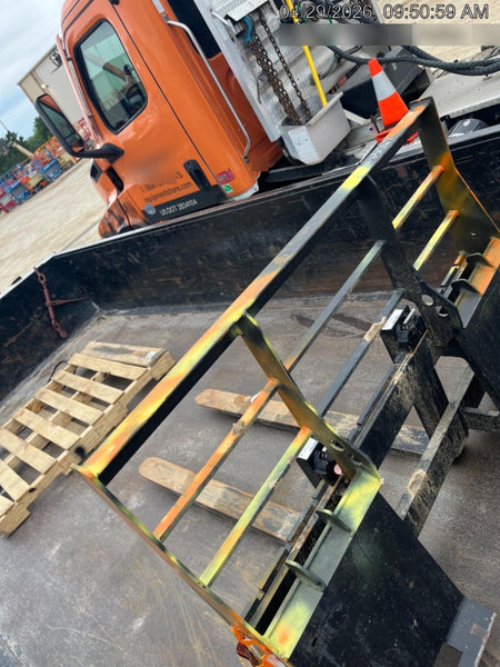 2025 ARROW MATERIAL HANDLING 48" Pallet Forks - Arrow