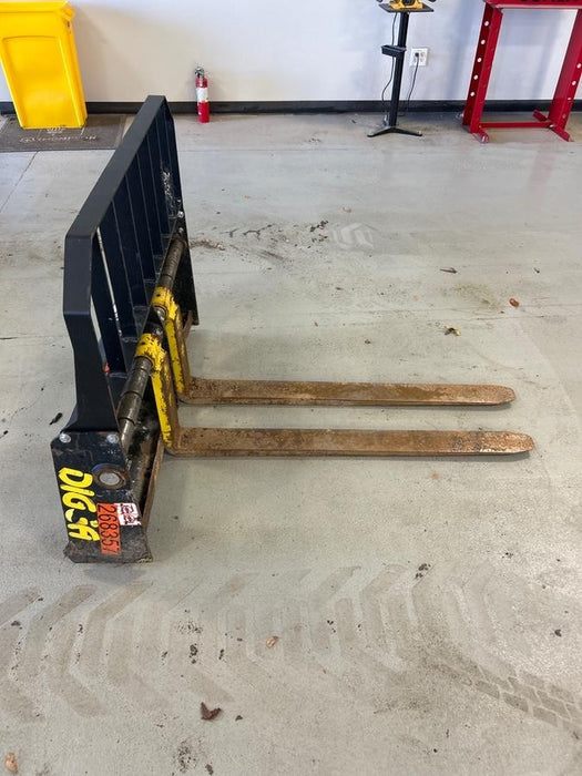 2022 DIGGA 48" Pallet Forks - Digga