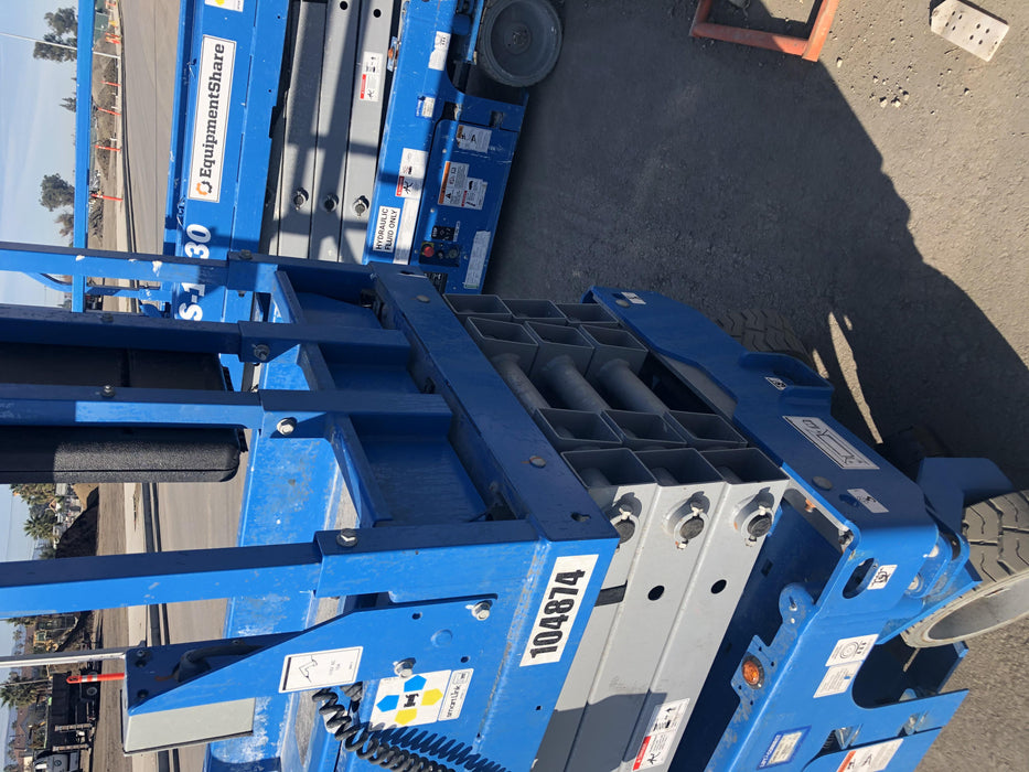 2020 Genie GS-1930 Solid Non Marking Tires, Beacon, Folding rails with half height swing gate, 800W Inverter