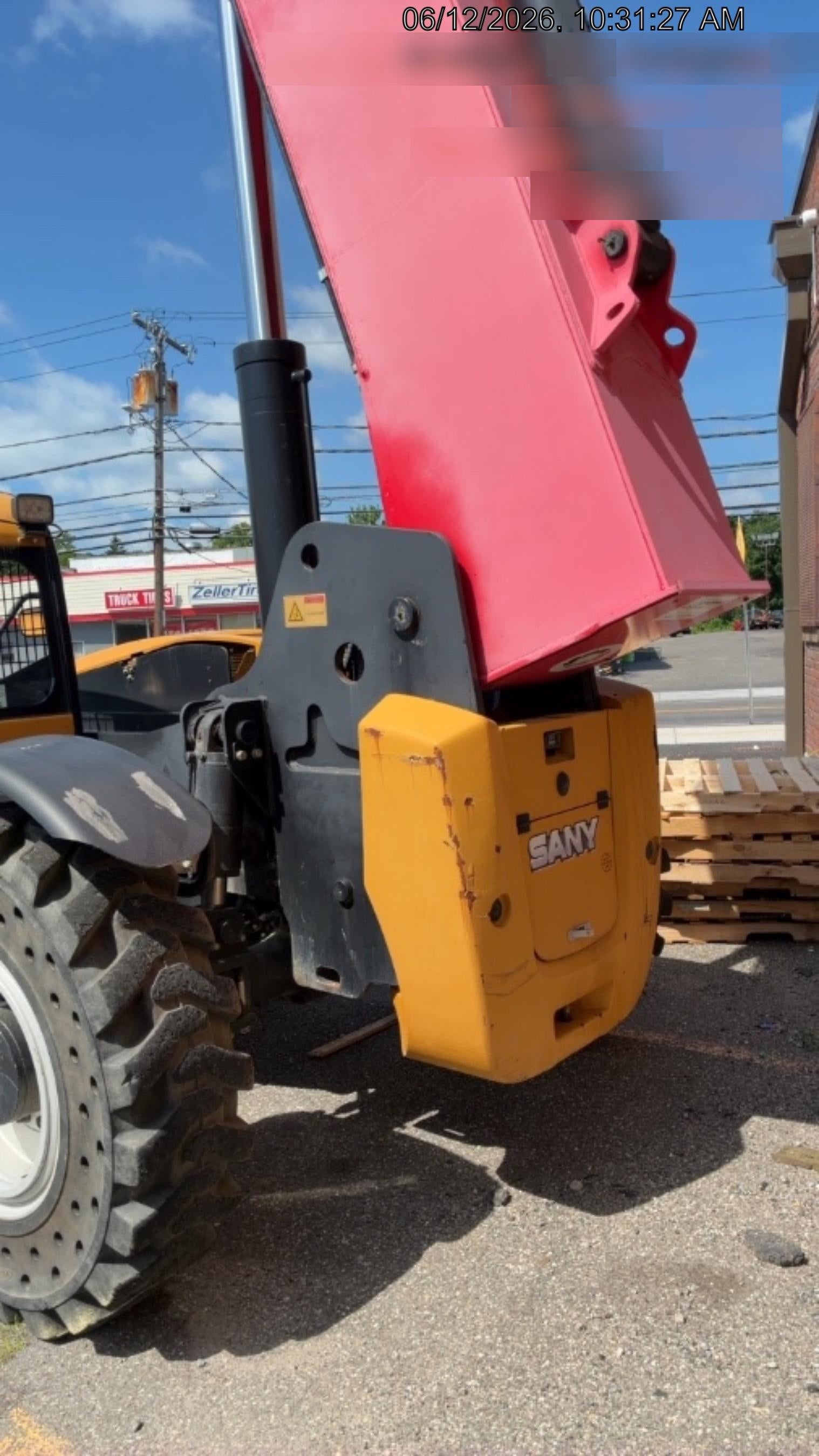 2020 SANY STH1056