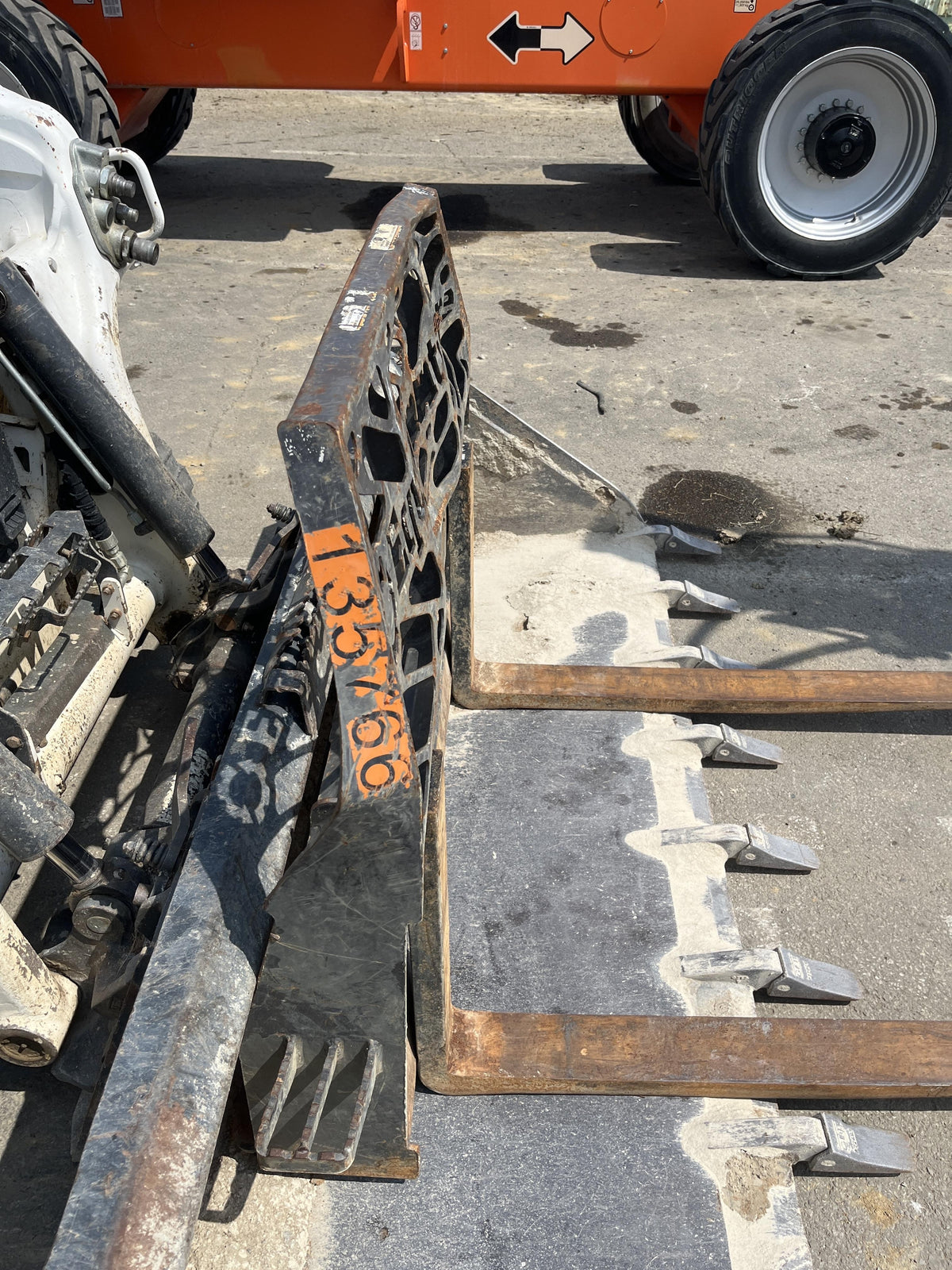 2021 PALADIN 48" Pallet Forks - Paladin