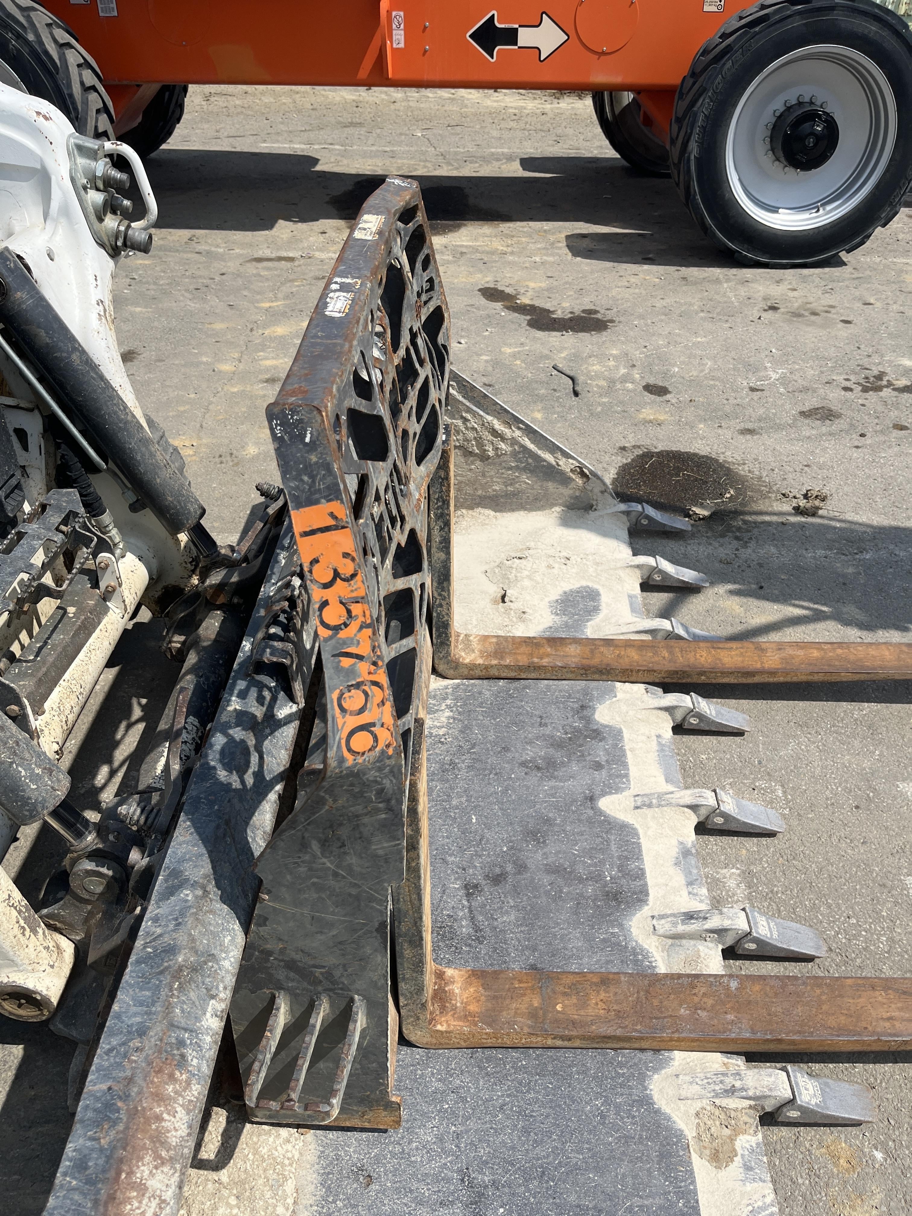 2021 PALADIN 48" Pallet Forks - Paladin