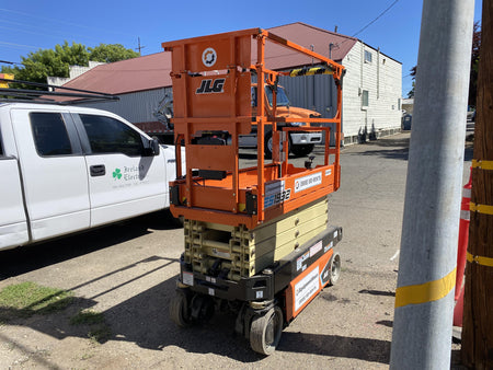 2022 JLG ES1932