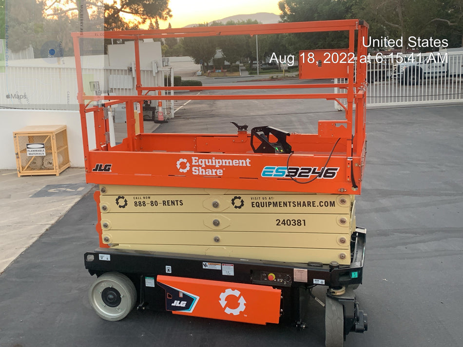 2022 JLG ES3246