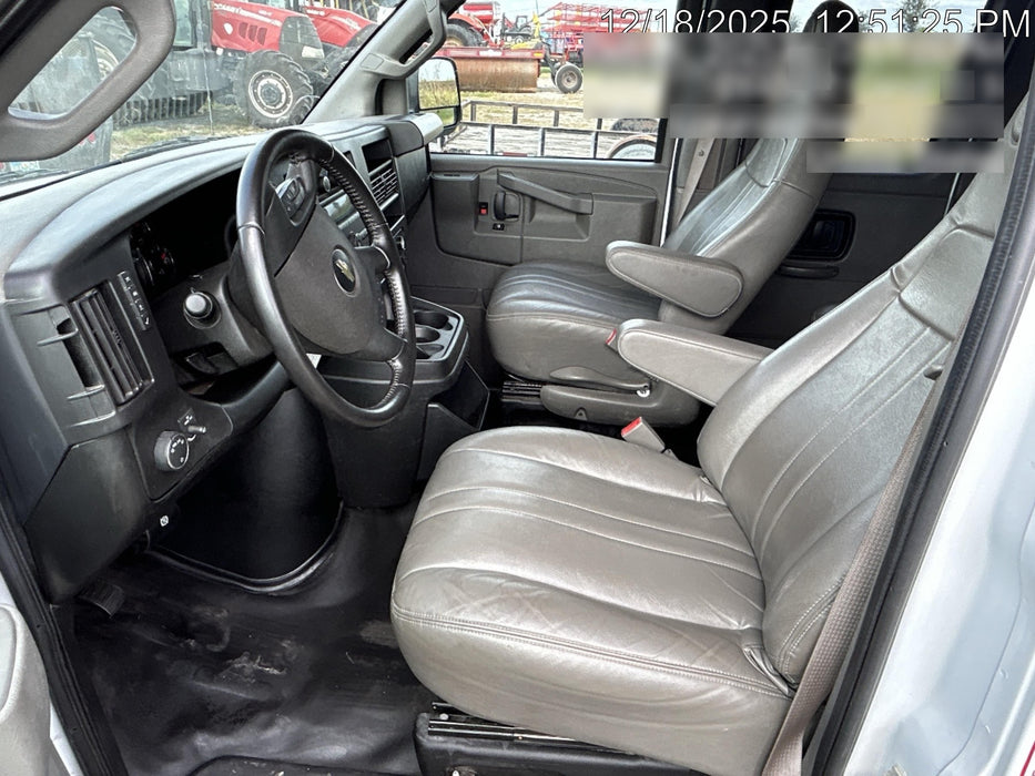 2023 CHEVROLET Express Van - Rental
