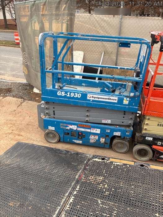 2020 Genie GS-1930 Fixed rails with chain entry gate - Pre A92.20